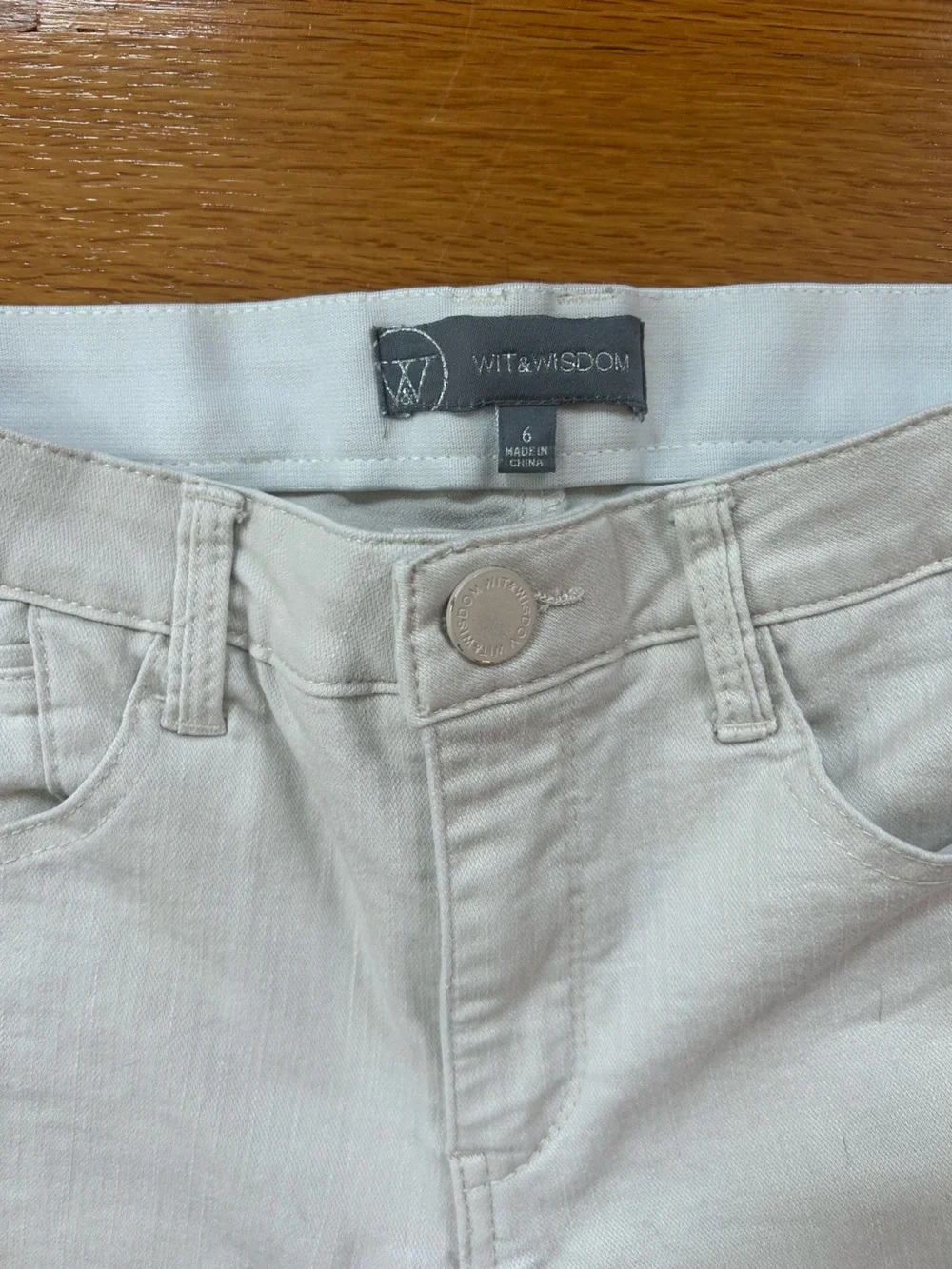 Wit & Wisdom Ab’ Solution Frayed Ankle Bootcut Jeans Size 28